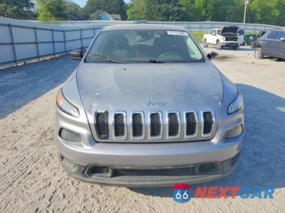 Piąte zdjęcie samochodu w środku: 2015 JEEP CHEROKEE SPORT VIN:1C4PJLAB1FW720121 - miniatura
