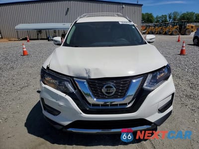 Piąte zdjęcie samochodu w środku: 2019 NISSAN ROGUE S VIN:5N1AT2MT7KC799204 - miniatura