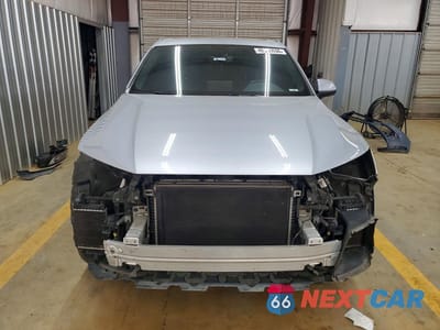 Piąte zdjęcie samochodu w środku: 2019 AUDI Q7 PREMIUM PLUS VIN:WA1LAAF74KD012551 - miniatura
