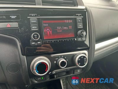 Zdjęcie 11 z 14 samochodu: 2019 HONDA FIT LX VIN:3HGGK5H48KM702520 - miniatura