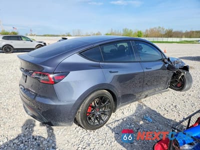 Trzecie zdjęcie samochodu z tyłu: 2022 TESLA MODEL Y VIN:7SAYGDEF6NF537003 - miniatura