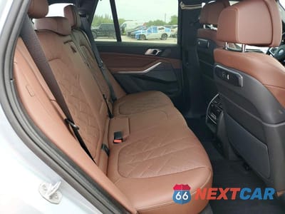 Zdjęcie 11 z 13 samochodu: 2025 BMW X5 XDRIVE50E VIN:5UX43EU04S9X54774 - miniatura