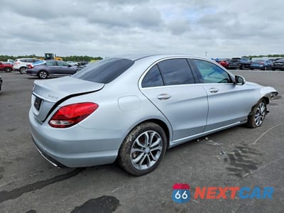 Trzecie zdjęcie samochodu z tyłu: 2015 MERCEDES-BENZ C 300 4MATIC VIN:55SWF4KB3FU030312 - miniatura