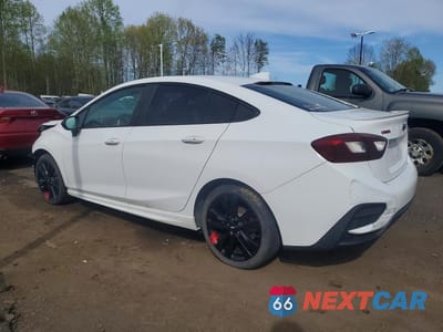 Drugie zdjęcie samochodu z przodu: 2018 CHEVROLET CRUZE LT VIN:1G1BE5SM0J7106036 - miniatura