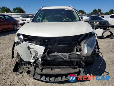 Piąte zdjęcie samochodu w środku: 2015 NISSAN ROGUE SL VIN:5N1AT2MT6FC774008 - miniatura