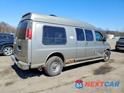 Trzecie zdjęcie samochodu z tyłu: 2002 CHEV SILVERADO 2500 VIN:1GBGG29R821227610 - miniatura