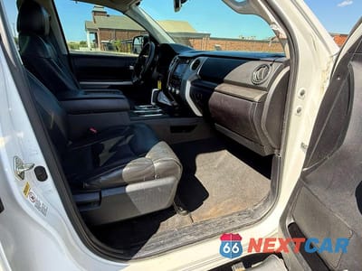 Piąte zdjęcie samochodu w środku: 2014 TOYOTA TUNDRA CREWMAX SR5 VIN:5TFEY5F18EX167538 - miniatura