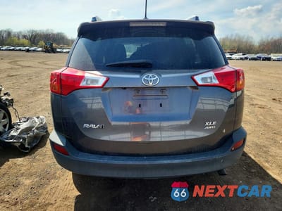 Zdjęcie 6 z 13 samochodu: 2015 TOYOTA RAV4 XLE VIN:JTMRFREV8FD133315 - miniatura