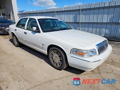 Czwarte zdjęcie samochodu z boku: 2010 MERCURY GRAND MARQUIS LS VIN:2MEBM7FV7AX601772 - miniatura