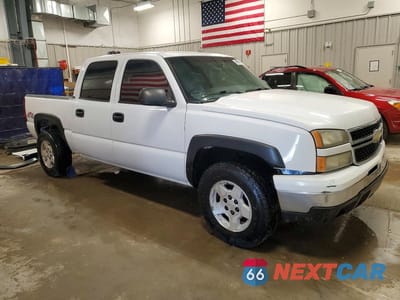 Czwarte zdjęcie samochodu z boku: 2007 CHEVROLET SILVERADO K1500 CLASSIC CREW CAB VIN:2GCEK13Z071171894 - miniatura
