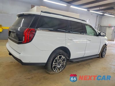 Trzecie zdjęcie samochodu z tyłu: 2025 FORD EXPEDITION ACTIVE VIN:1FMJU1J89SEA23085 - miniatura