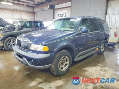1998 LINCOLN NAVIGATOR 5LMPU28L7WLJ33223 - główne zdjęcie licytacji z USA - miniatura