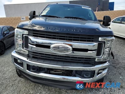 Piąte zdjęcie samochodu w środku: 2019 FORD F250 SUPER DUTY VIN:1FT7W2BTXKEC79737 - miniatura