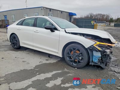 Czwarte zdjęcie samochodu z boku: 2026 KIA K5 GT-LINE VIN:KNAG64J7XT5420854 - miniatura