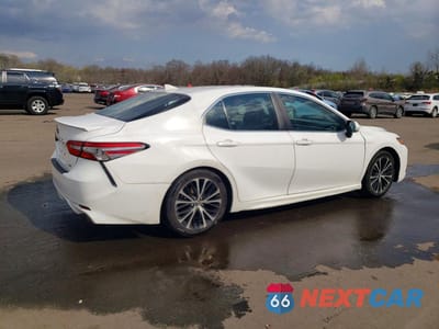 Trzecie zdjęcie samochodu z tyłu: 2018 TOYOTA CAMRY SE VIN:4T1B11HK6JU110588 - miniatura
