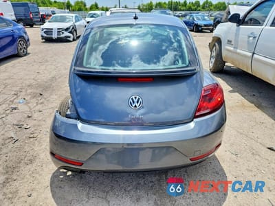 Zdjęcie 6 z 12 samochodu: 2017 VOLKSWAGEN BEETLE 1.8T VIN:3VWF17AT2HM608004 - miniatura