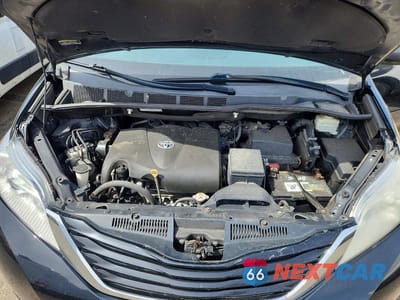 Zdjęcie 12 z 13 samochodu: 2017 TOYOTA SIENNA LE VIN:5TDKZ3DCXHS816680 - miniatura