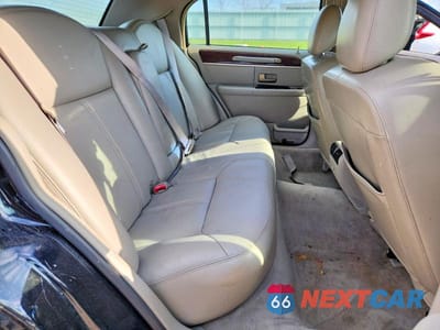 Zdjęcie 10 z 12 samochodu: 2010 LINCOLN TOWN CAR SIGNATURE LIMITED VIN:2LNBL8CV5AX615955 - miniatura