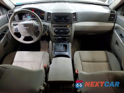 Zdjęcie 8 z 13 samochodu: 2005 JEEP GRAND CHEROKEE LAREDO VIN:1J4GR48K15C680900 - miniatura