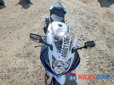 Piąte zdjęcie samochodu w środku: 2026 SUZUKI GSX-R750 VIN:JS1GR7MA3T7101555 - miniatura