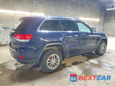 Trzecie zdjęcie samochodu z tyłu: 2018 JEEP GRAND CHEROKEE LAREDO VIN:1C4RJFAG6JC468978 - miniatura