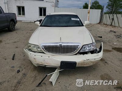 Piąte zdjęcie samochodu w środku: 2007 LINCOLN TOWN CAR SIGNATURE VIN:1LNHM81V97Y605903 - miniatura