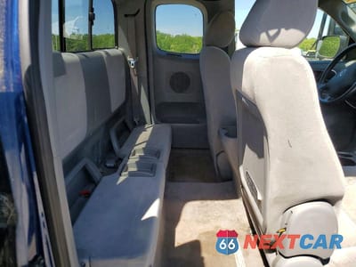 Zdjęcie 10 z 11 samochodu: 2005 TOYOTA TACOMA ACCESS CAB VIN:5TEUX42N45Z086322 - miniatura