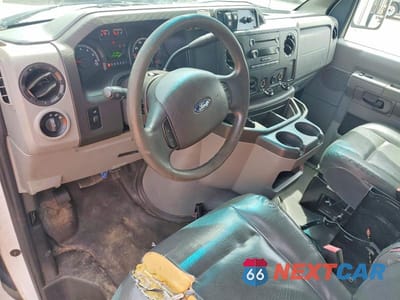 Zdjęcie 8 z 13 samochodu: 2014 FORD E350 SHUTTLE BUS VIN:1FDWE3FL9EDB19921 - miniatura