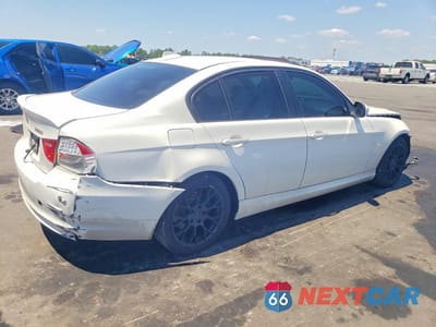 Trzecie zdjęcie samochodu z tyłu: 2010 BMW 328 I VIN:WBAPH7G56ANM49203 - miniatura