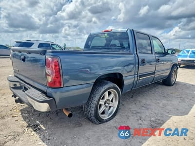 Trzecie zdjęcie samochodu z tyłu: 2007 CHEVROLET SILVERADO C1500 CLASSIC CREW CAB VIN:2GCEC13V271131102 - miniatura