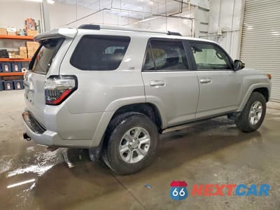 Trzecie zdjęcie samochodu z tyłu: 2020 TOYOTA 4RUNNER SR5 PREMIUM VIN:JTEBU5JR5L5811867 - miniatura