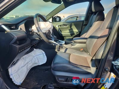 Zdjęcie 7 z 13 samochodu: 2023 TOYOTA RAV4 PRIME XSE VIN:JTMEB3FV1PD140209 - miniatura