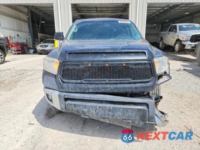 Piąte zdjęcie samochodu w środku: 2016 TOYOTA TUNDRA SR5 VIN:5TFDW5F12GX499401 - miniatura