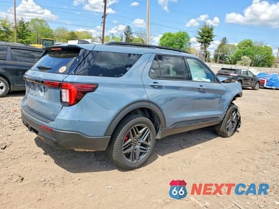 Trzecie zdjęcie samochodu z tyłu: 2025 FORD EXPLORER ST-LINE VIN:1FMUK8KH3SGB57623 - miniatura
