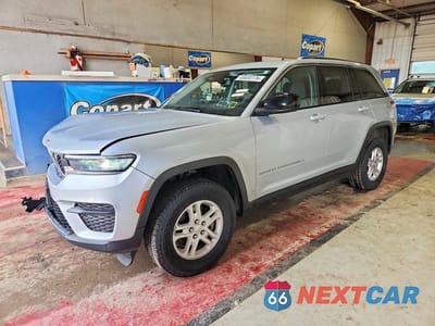 2023 JEEP GRAND CHEROKEE LAREDO 1C4RJHAG6P8851021 - główne zdjęcie licytacji z USA - miniatura
