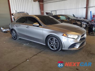 Czwarte zdjęcie samochodu z boku: 2020 MERCEDES-BENZ A 220 4MATIC VIN:WDD3G4FB4LW038332 - miniatura