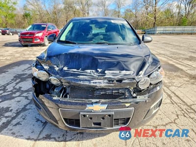 Piąte zdjęcie samochodu w środku: 2015 CHEVROLET SONIC LT VIN:1G1JD6SB1F4139283 - miniatura