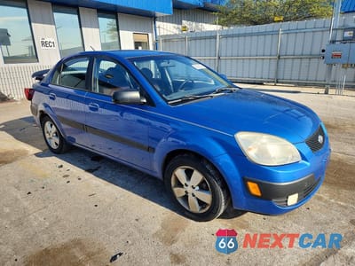 Czwarte zdjęcie samochodu z boku: 2008 KIA RIO SX VIN:KNADE123X86390515 - miniatura