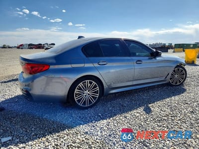 Trzecie zdjęcie samochodu z tyłu: 2020 BMW M550XI VIN:WBAJS7C0XLCD19024 - miniatura