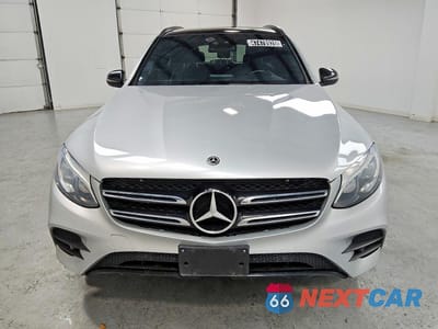Piąte zdjęcie samochodu w środku: 2018 MERCEDES-BENZ GLC 300 4MATIC VIN:WDC0G4KB1JV087732 - miniatura