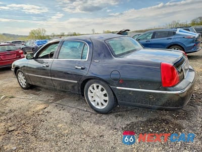 Drugie zdjęcie samochodu z przodu: 2010 LINCOLN TOWN CAR SIGNATURE LIMITED VIN:2LNBL8CV5AX615955 - miniatura