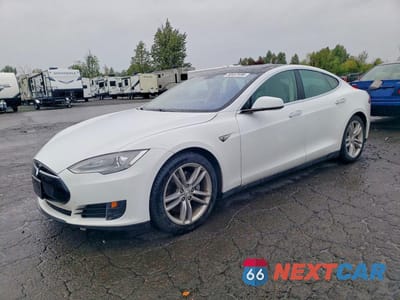 2013 TESLA MODEL S 5YJSA1DN7DFP12983 - główne zdjęcie licytacji z USA - miniatura
