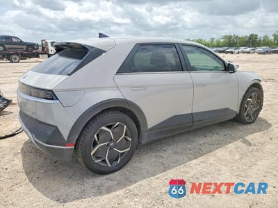 Trzecie zdjęcie samochodu z tyłu: 2022 HYUNDAI IONIQ 5 SE VIN:KM8KMDAF6NU100428 - miniatura