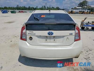 Zdjęcie 6 z 12 samochodu: 2015 TOYOTA PRIUS THREE VIN:JTDKN3DUXF1909407 - miniatura