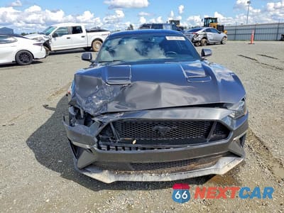 Piąte zdjęcie samochodu w środku: 2020 FORD MUSTANG GT VIN:1FA6P8CF0L5125159 - miniatura