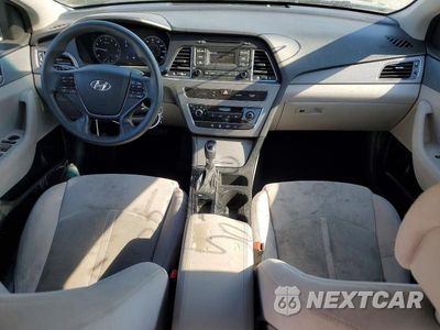 Zdjęcie 8 z 12 samochodu: 2017 HYUNDAI SONATA SE VIN:5NPE24AF5HH590771 - miniatura