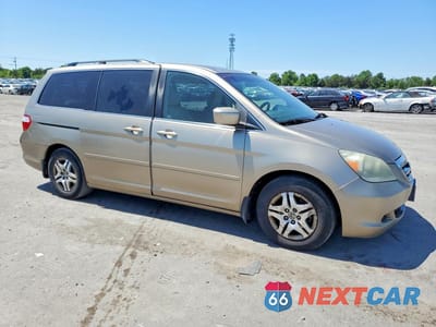 Czwarte zdjęcie samochodu z boku: 2005 HONDA ODYSSEY EX VIN:5FNRL38475B401285 - miniatura