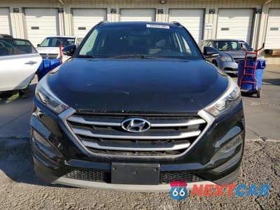 Piąte zdjęcie samochodu w środku: 2018 HYUNDAI TUCSON VALUE VIN:KM8J3CA20JU736505 - miniatura