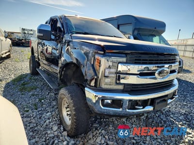 Czwarte zdjęcie samochodu z boku: 2017 FORD F250 SUPER DUTY VIN:1FT7W2BTXHEC40851 - miniatura