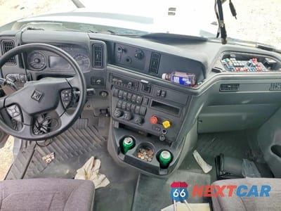 Piąte zdjęcie samochodu w środku: 2024 INTERNATIONAL LT625 SEMI TRUCK VIN:3HSDZAPR7RN490837 - miniatura
